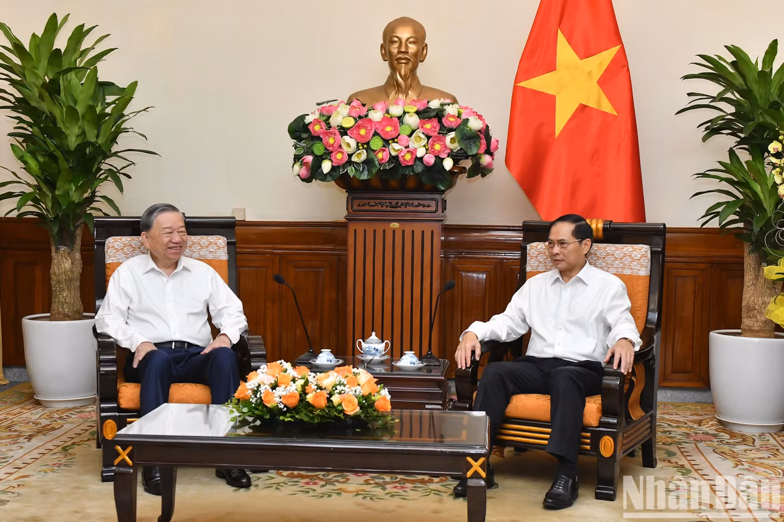 Party General Secretary and President To Lam works with the Party Civil Affairs Committee of the Ministry of Foreign Affairs.