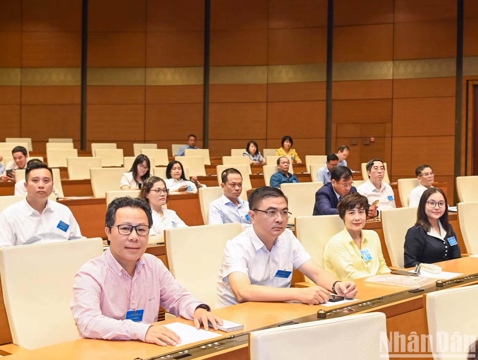 Officials and Party members from Nhan Dan Newspaper attend the event. Officials and Party members from Nhan Dan Newspaper attend the event.