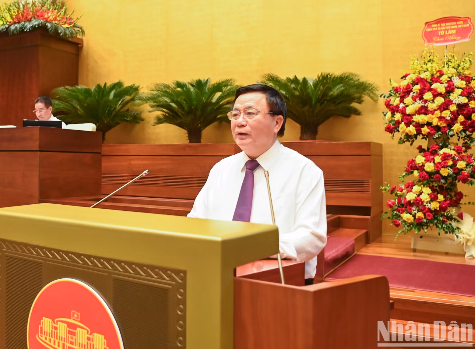 Prof. Dr. Nguyen Xuan Thang, Politburo member and Chairman of the Central Theory Council and General Director of the Ho Chi Minh National Academy of Politics delivers the keynote speech at the seminar. Prof. Dr. Nguyen Xuan Thang, Politburo member and Chairman of the Central Theory Council and General Director of the Ho Chi Minh National Academy of Politics delivers the keynote speech at the seminar.
