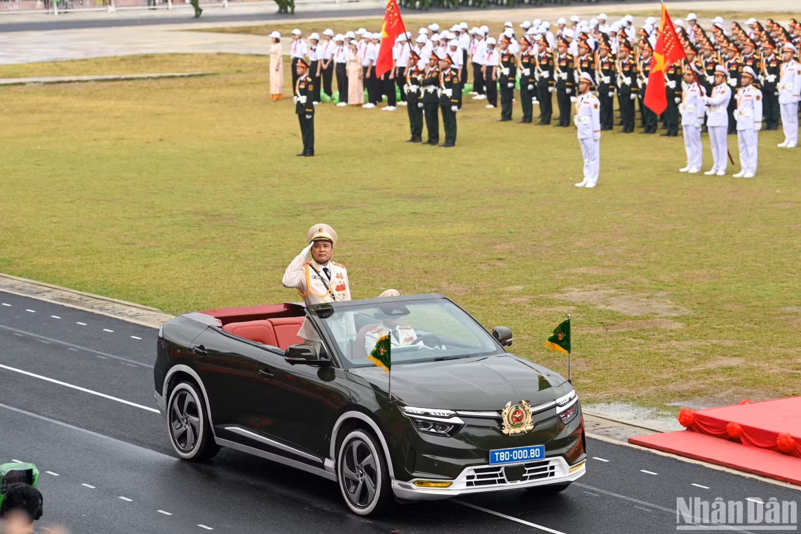 The formation of Vietnamese People's Police, led by Major General Le Van Ha, Deputy Commander of the Mobile Police Command.