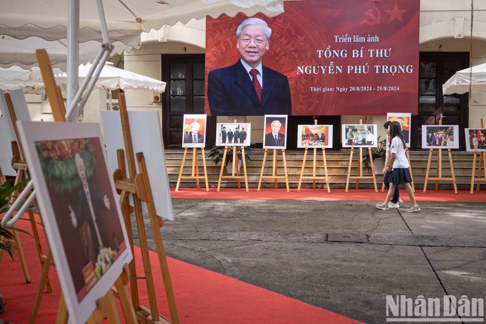 The photo exhibition will run until August 25.
