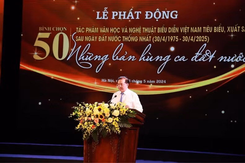 Deputy Minister of Culture, Sports and Tourism Ta Quang Dong speaks at the event.