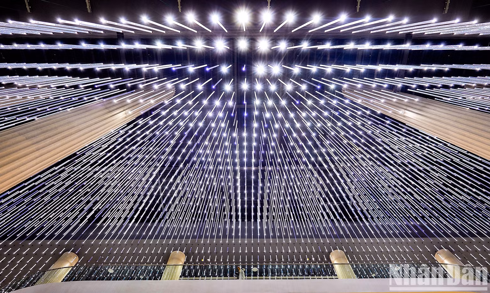 The lighting system makes the theatre shimmering at night.