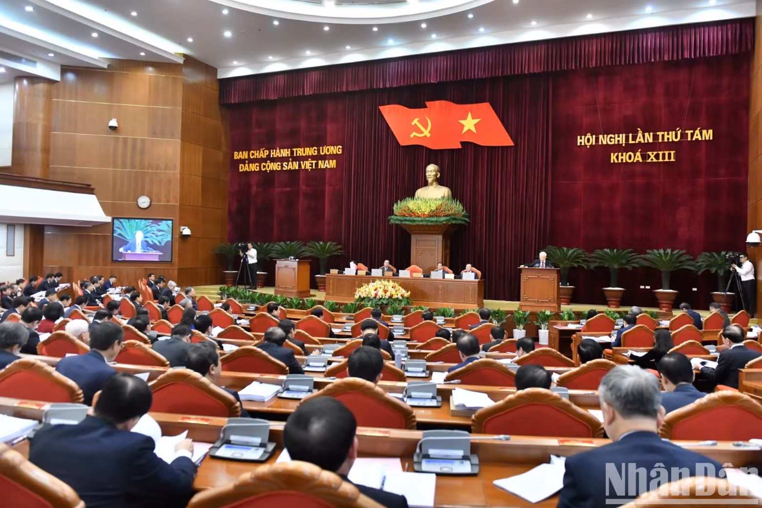 Party General Secretary Nguyen Phu Trong speaks at the plenum. Party General Secretary Nguyen Phu Trong speaks at the plenum.