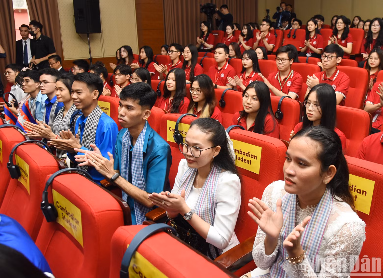 Vietnamese and Cambodian students at the exchange.