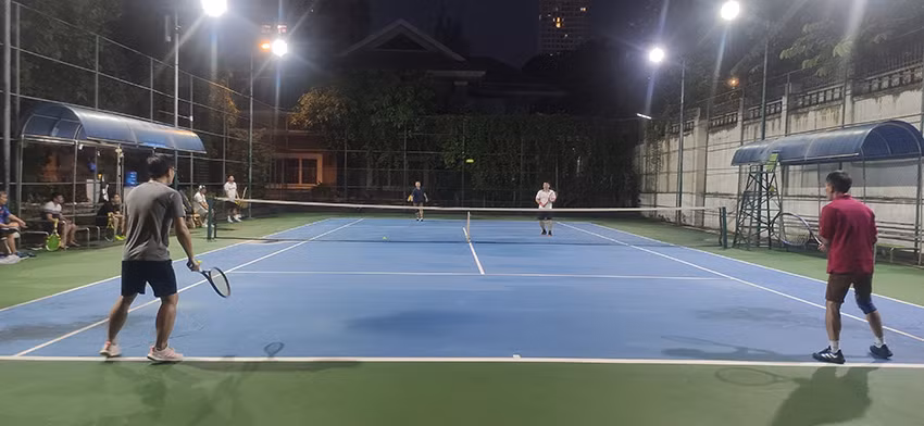 Players compete for the tennis category. Players compete for the tennis category.