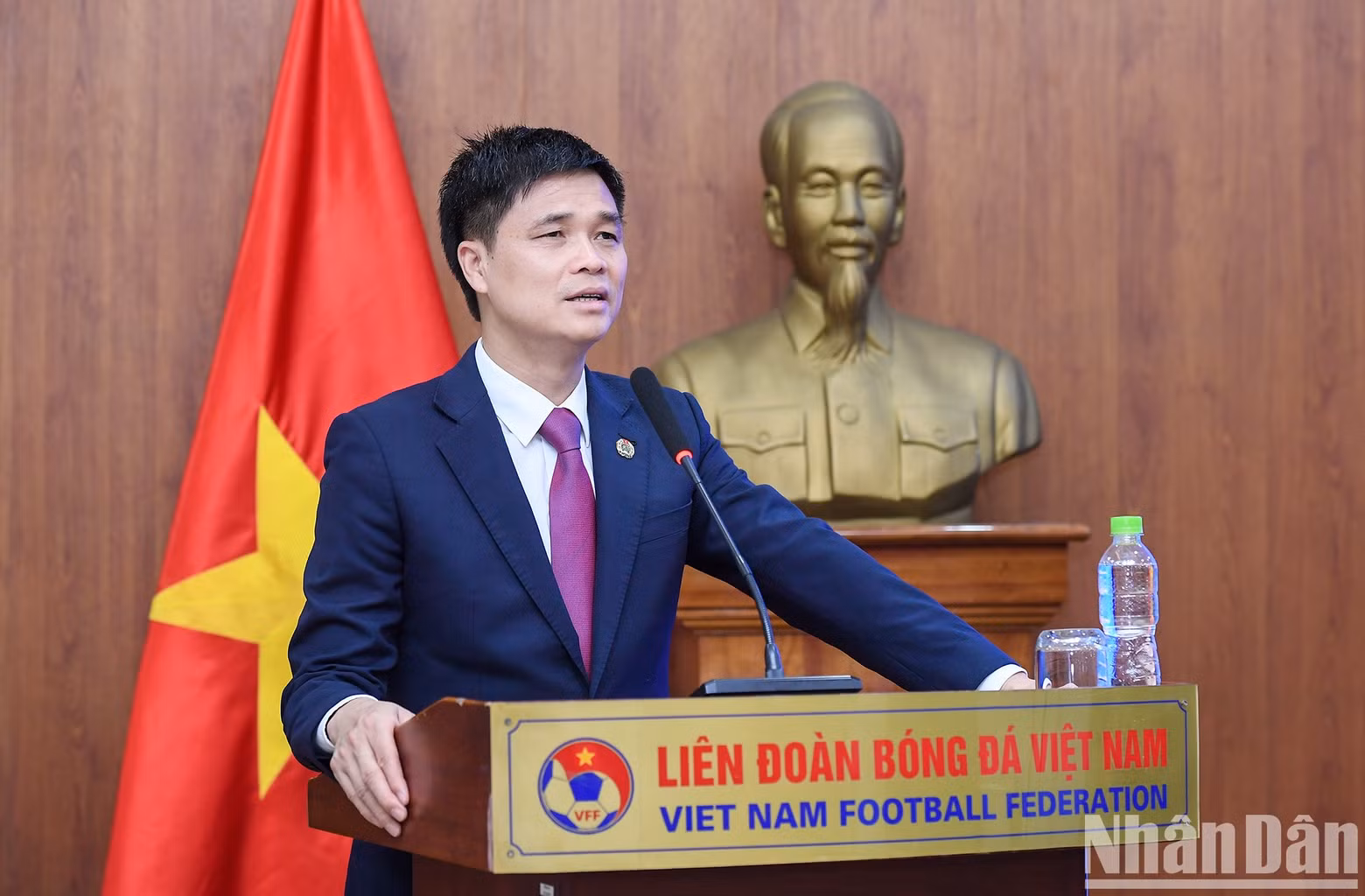 Vice President of the Vietnam General Confederation of Labour (VGCL) and President of the Vietnam Public Sector Union Ngo Duy Hieu expresses his pleasure and pride in the achievements of the Vietnamese Sports Delegation, especially the Vietnamese women's football team and athlete Nguyen Thi Oanh.