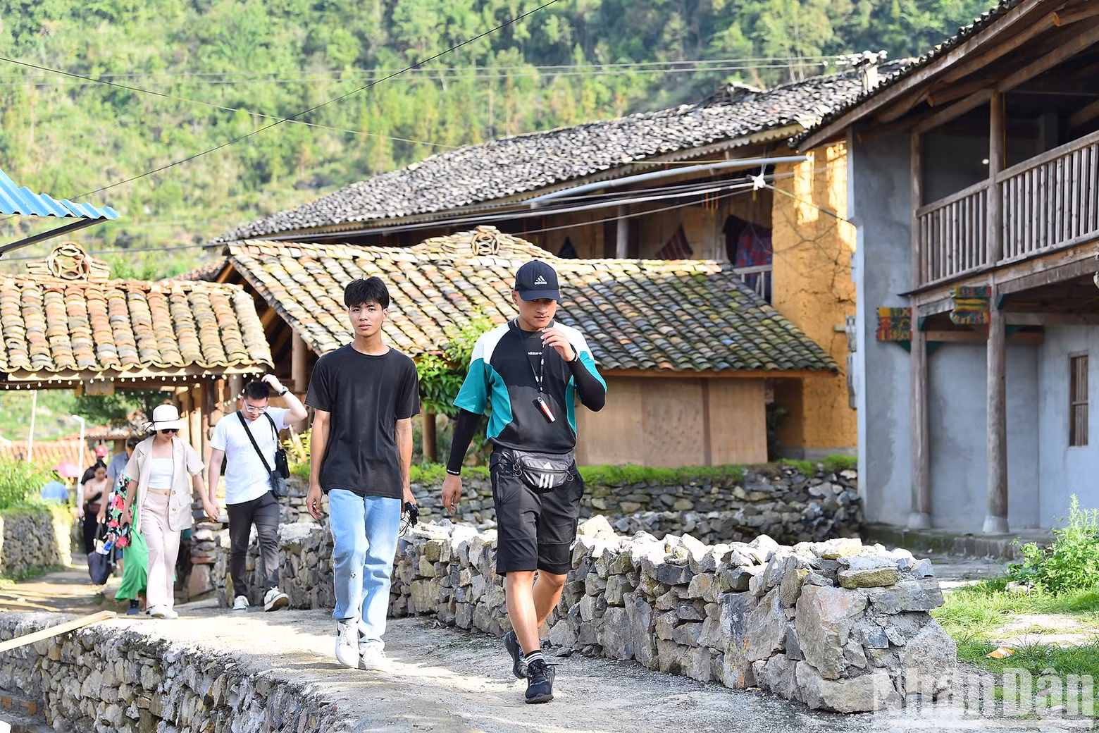 Both domestic and international tourists want to find a peaceful and relaxing place like Lo Lo Chai Village to rest, explore and experience serenity.