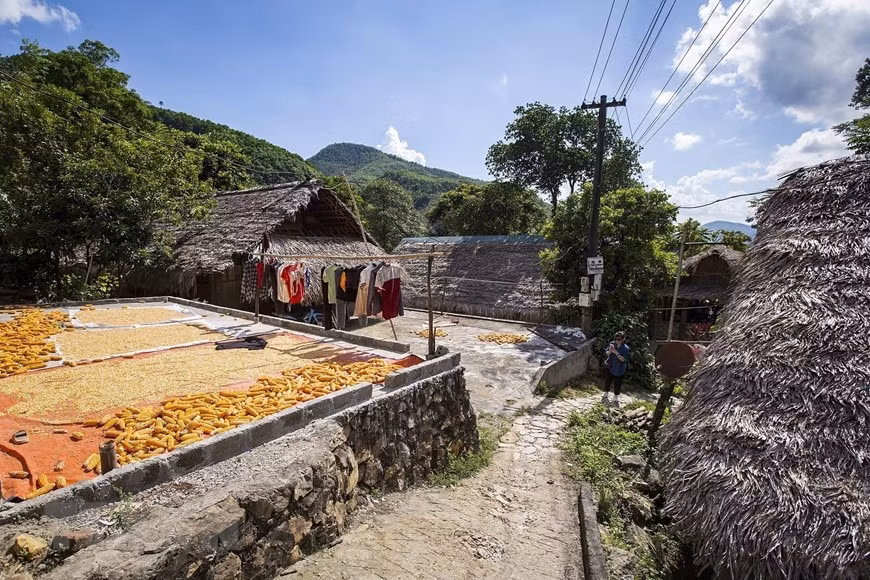 The ground floor house of Dao Tien ethnic group in Sung Village. (Photo: Trong Dat/VNA)