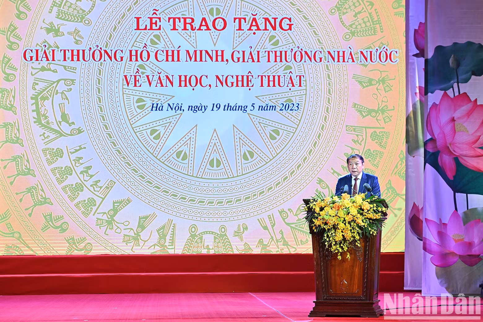 Minister of Culture, Sports and Tourism Nguyen Van Hung speaks at the ceremony.