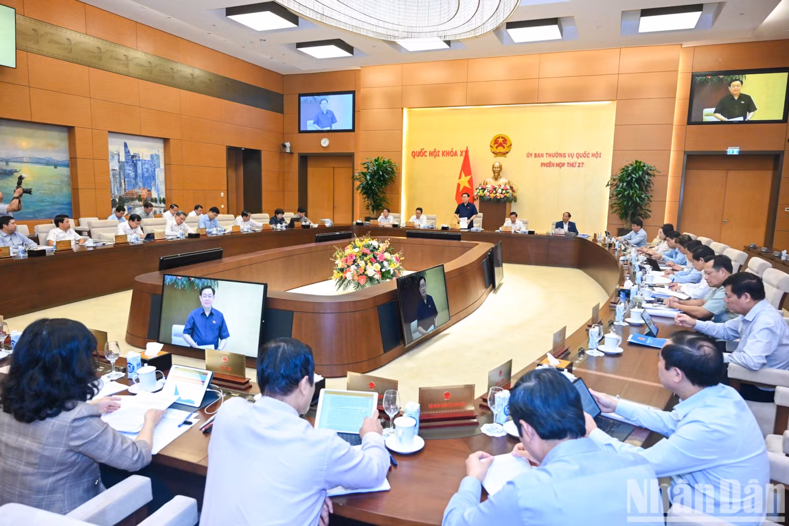 The NA Standing Committee will give opinions on the results of monitoring the handling of voters’ opinions and recommendations sent to the session; the results of citizen reception work and handling of complaints and petitions in 2023; the people's volunteer work in September; the preparation for conducting a vote of confidence, on officials holding positions elected or approved by the NA during the 6th session of the 15th NA.