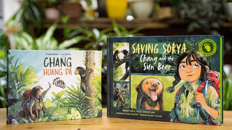 The comic series in both Vietnamese and English editions by Kim Dong Publishing House and Kingfisher. (Photo courtesy of Kim Dong Publishing House)