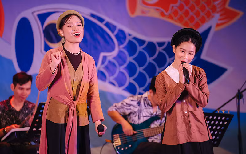 An art performance at the festival