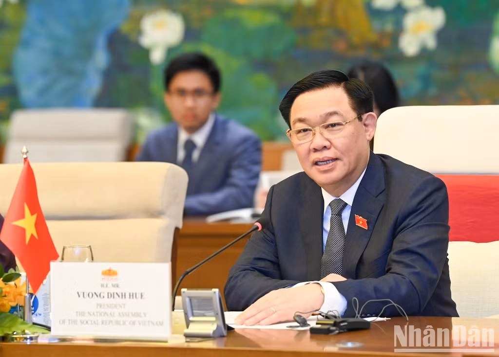 In Pictures: NA leader Vuong Dinh Hue holds talks with President of Belgian Senate Stephanie D'Hose ảnh 8