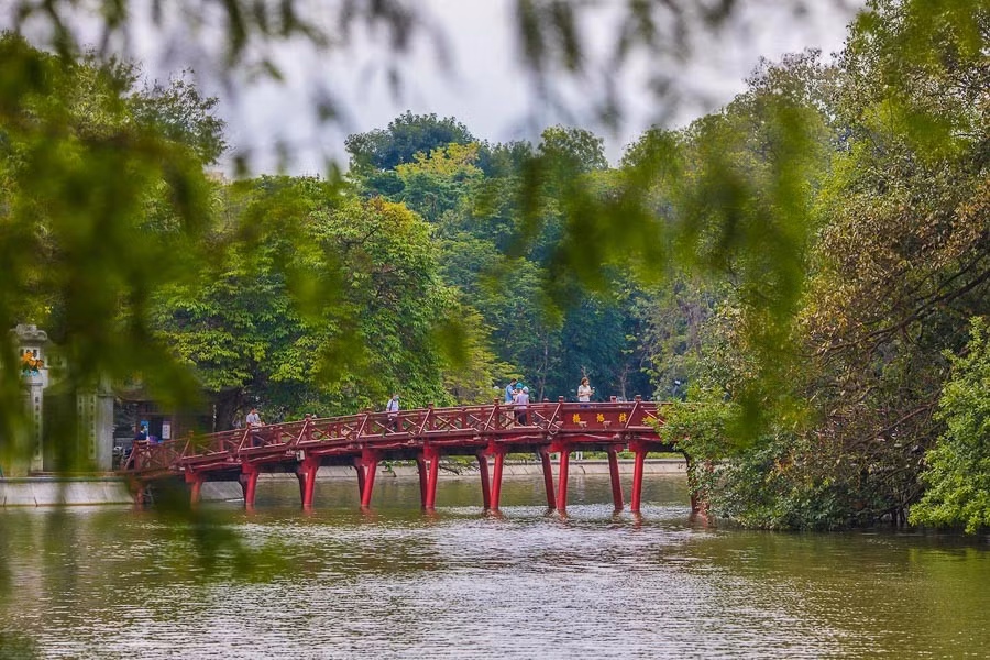 Ronan commented: “Hanoi may just be Asia’s finest city”. (Photo: Vietnamtravel)