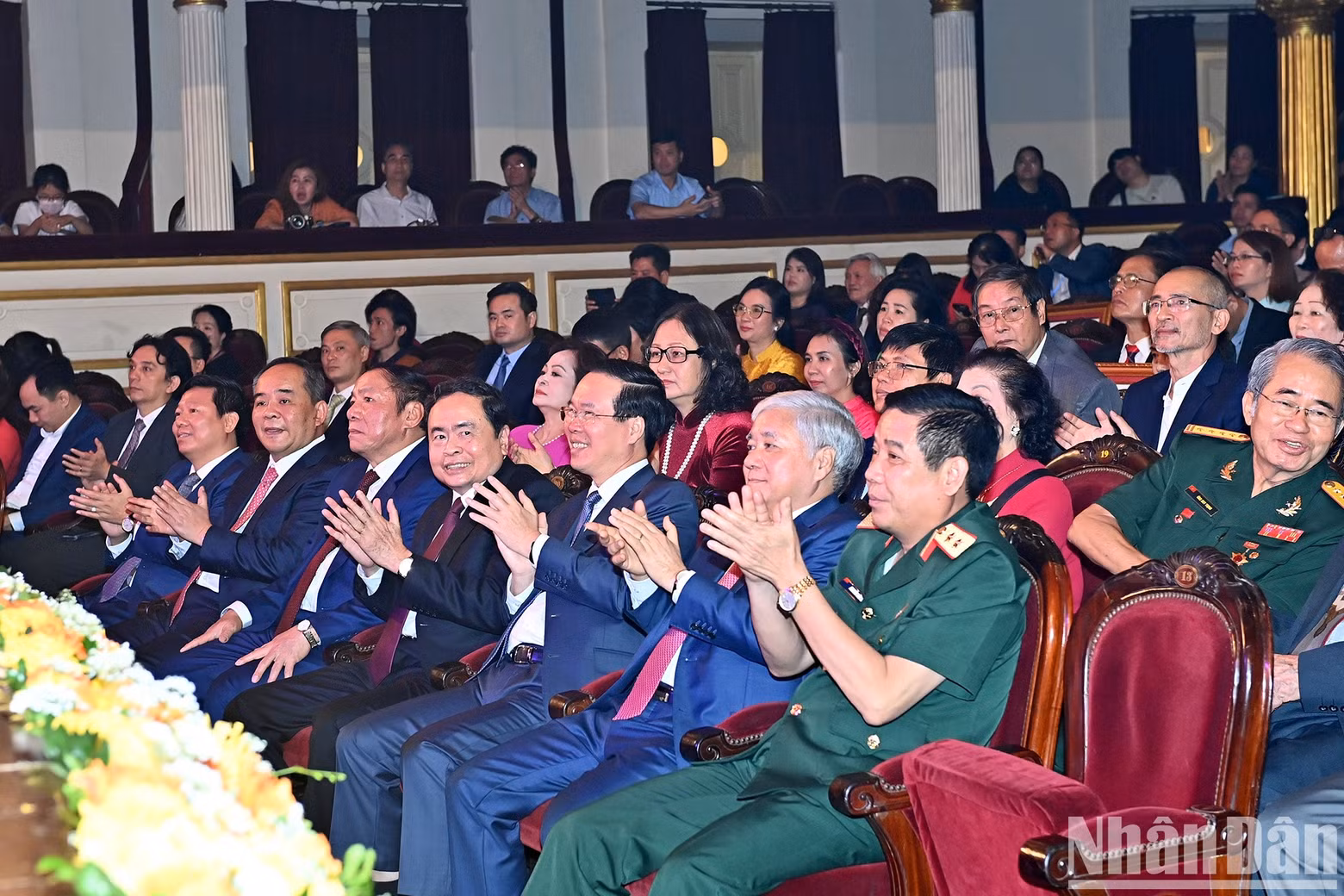 President Vo Van Thuong and other delegates attend the ceremony.