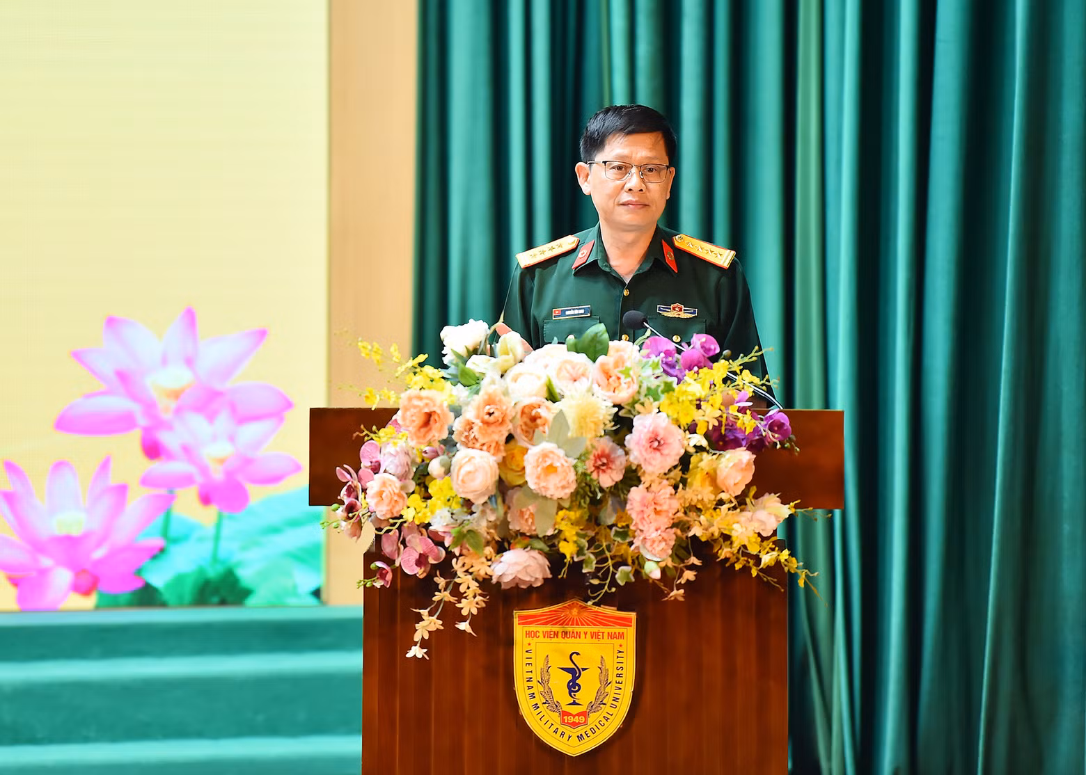 Speaking at the opening of the contest, Colonel Nguyen Van Nam, emphasised that the contest is an important political activity, an effective form of propaganda for the Party's guidelines, policies and State laws, and a chance to understand the women's movement, gender equality works and child care and education.