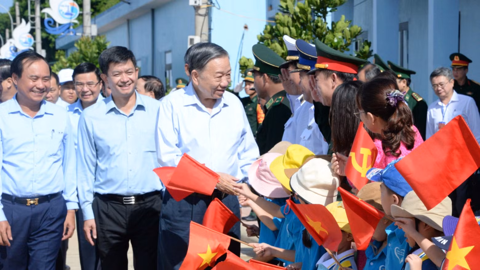 The General Secretary and President visits Con Co Island District. The General Secretary and President visits Con Co Island District.