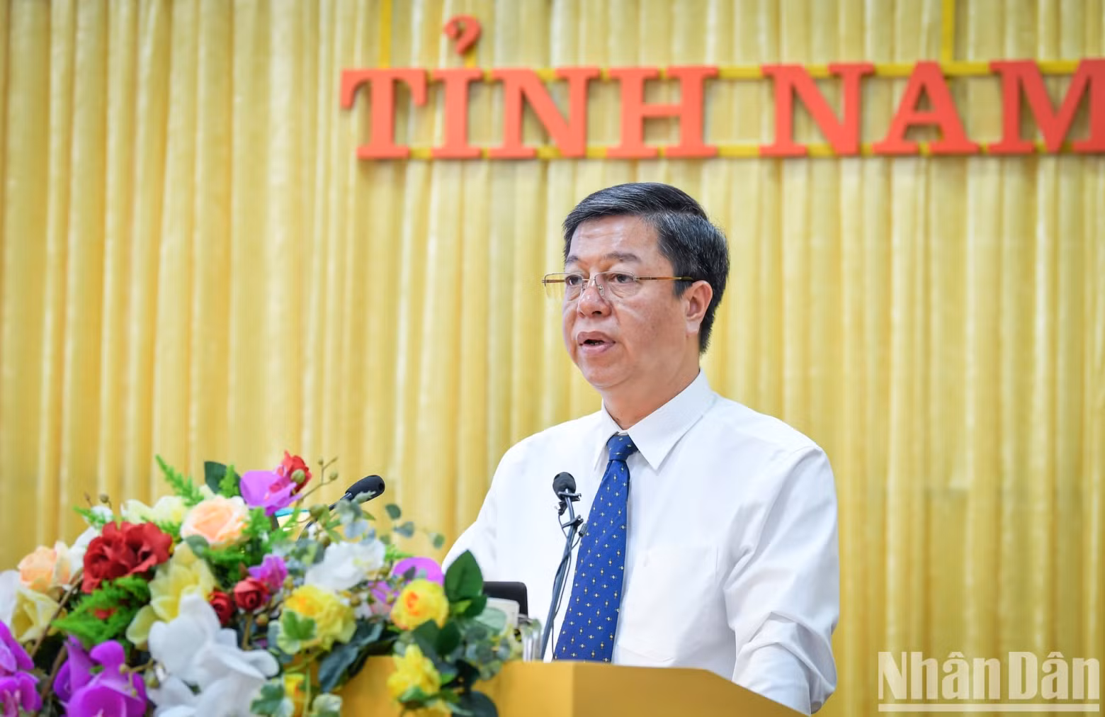 Associate Professor, Dr Vu Trong Lam, Director - Editor-in-Chief of Su That (Truth) National Political Publishing House speaking at the conference.