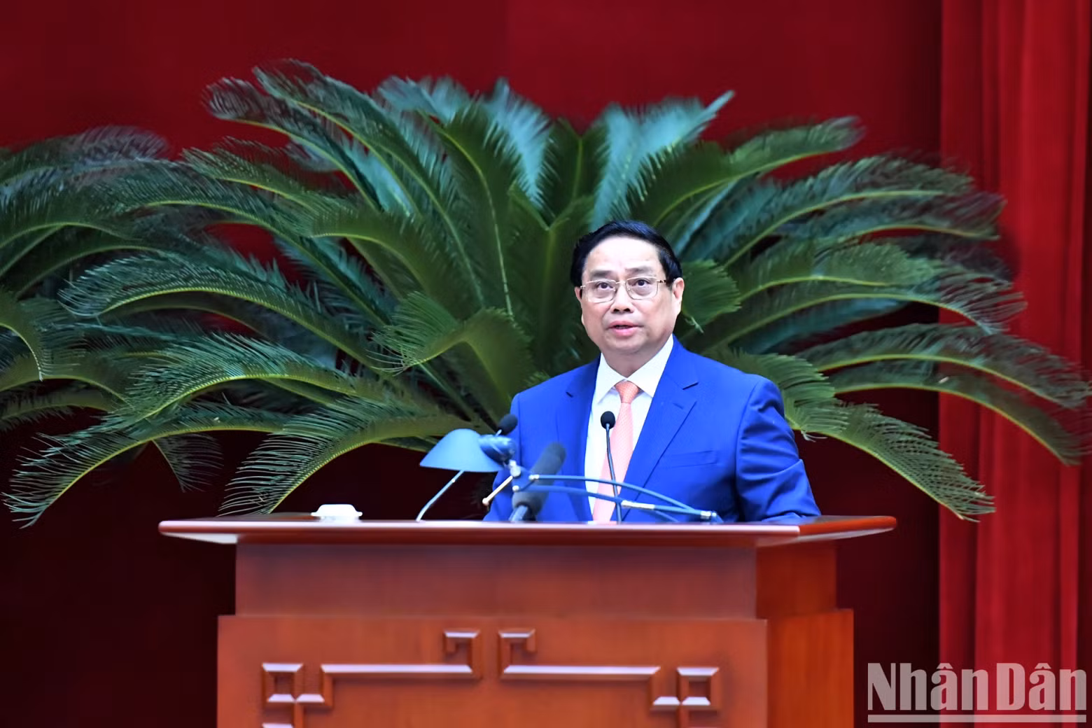 [In Pictures] 13th Party Central Committee’s plenum opens ảnh 2