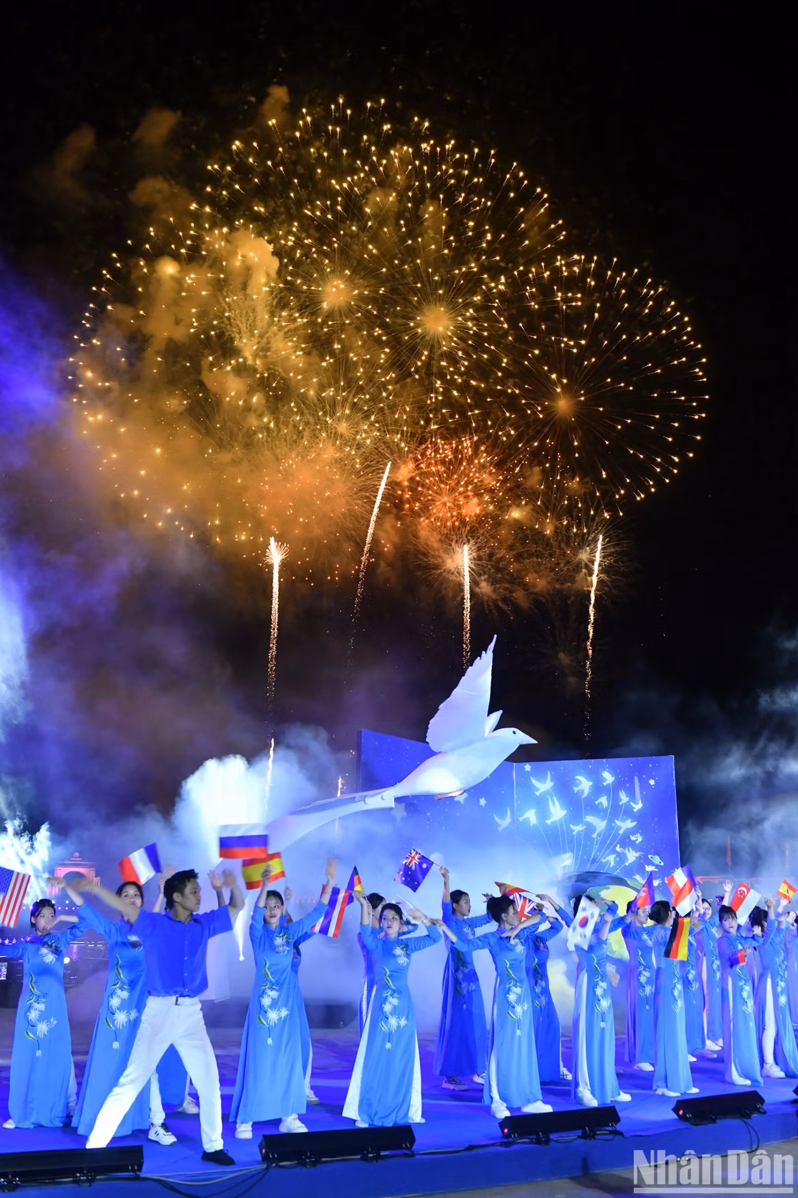 The goal of the festival is to honour the value of peace, overcome the consequences of war, and call on everyone to join hands in safeguarding and building a peaceful, prosperous, and sustainable life for their homeland, country, and humankind.