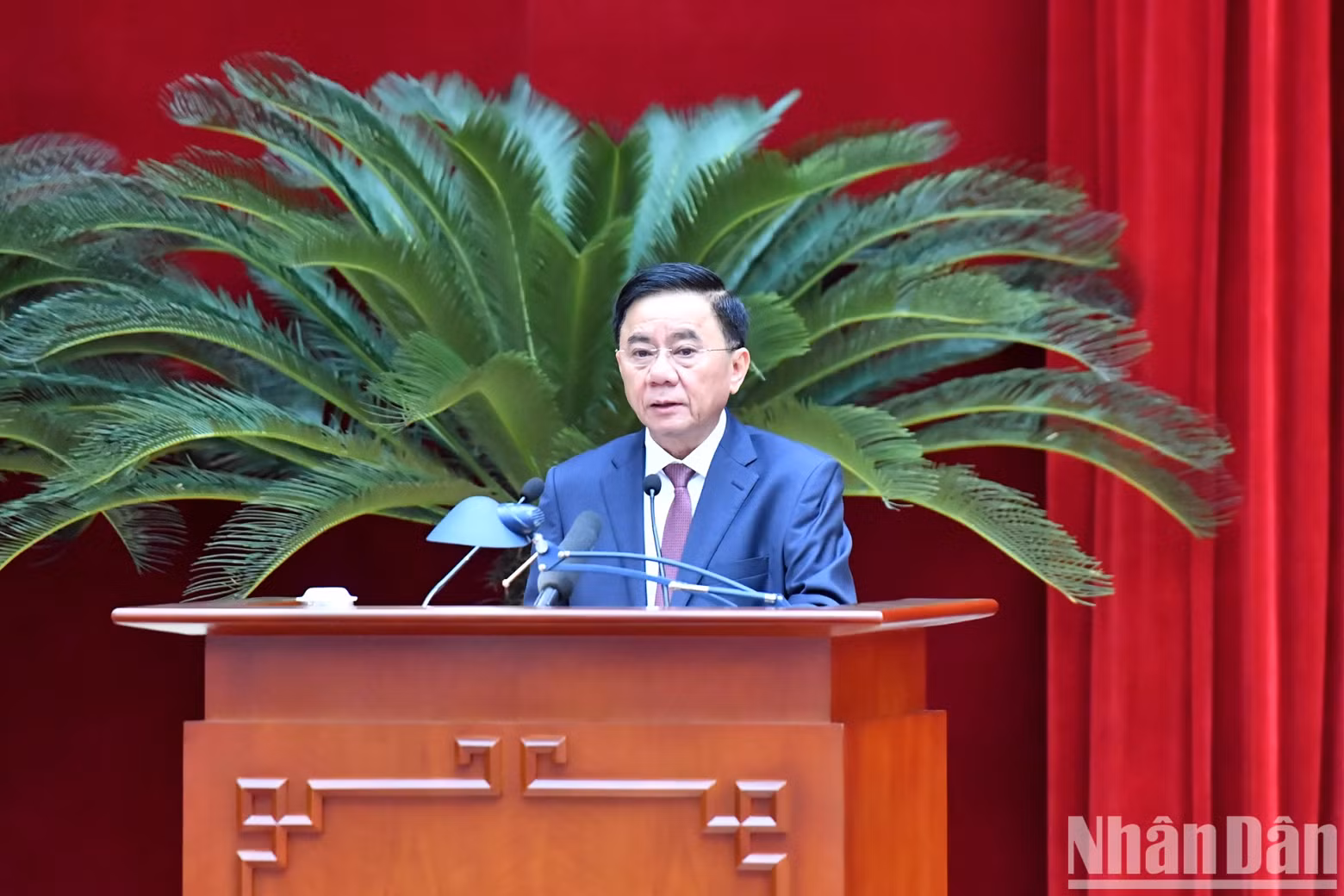 [In Pictures] 13th Party Central Committee’s plenum opens ảnh 3