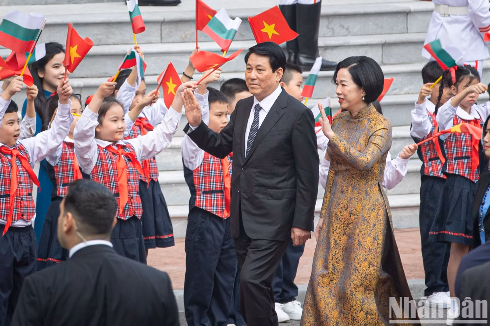 [In Pictures] Official welcome ceremony held for Bulgarian President ảnh 1