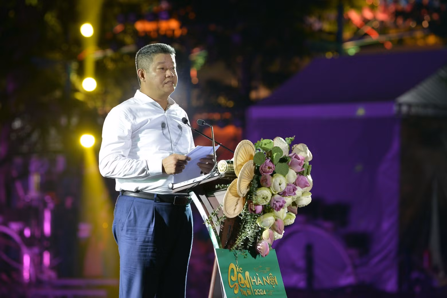 Vice Chairman of the Hanoi People’s Committee Nguyen Manh Quyen delivers the opening speech.