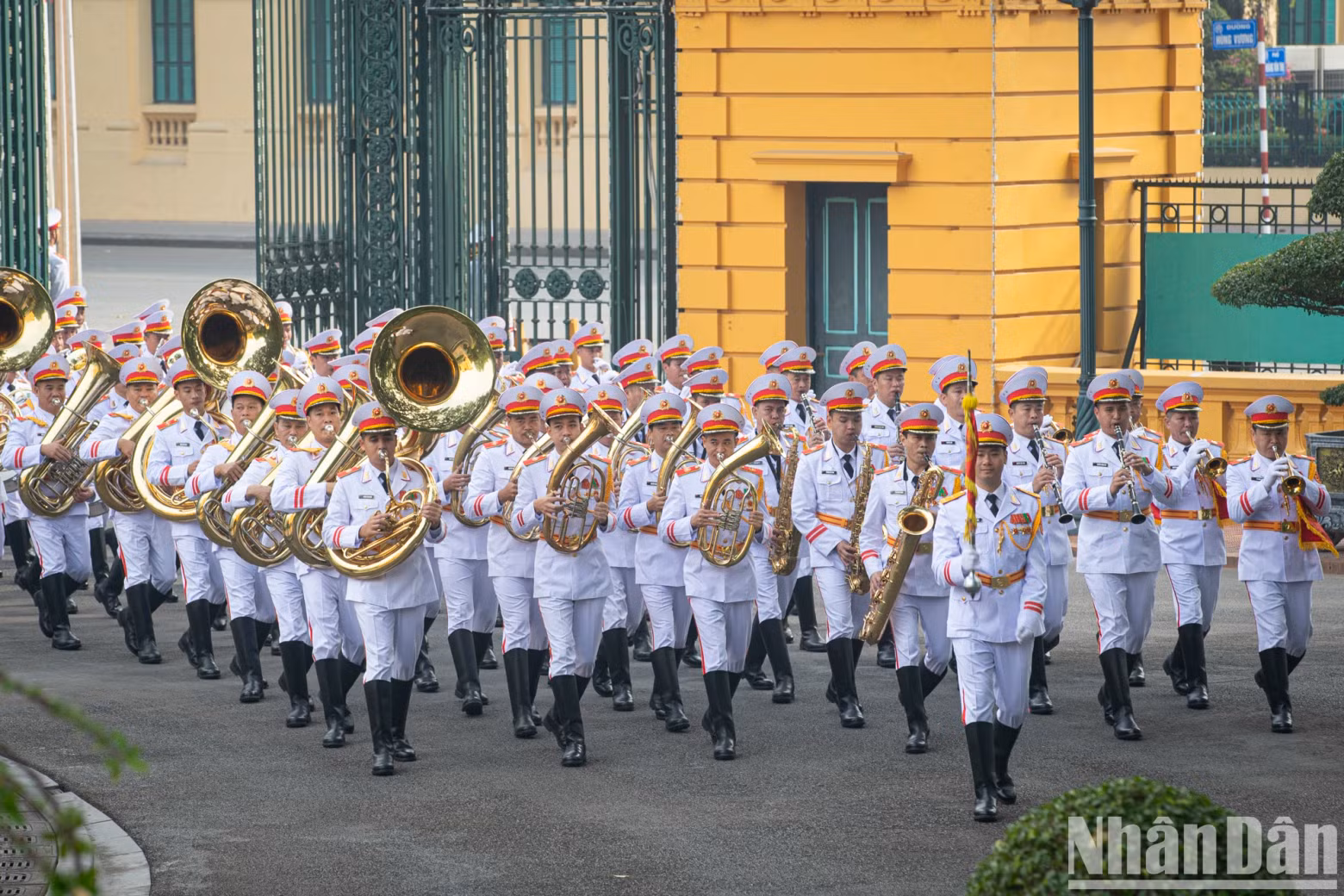 [In Pictures] Official welcome ceremony held for Bulgarian President ảnh 4