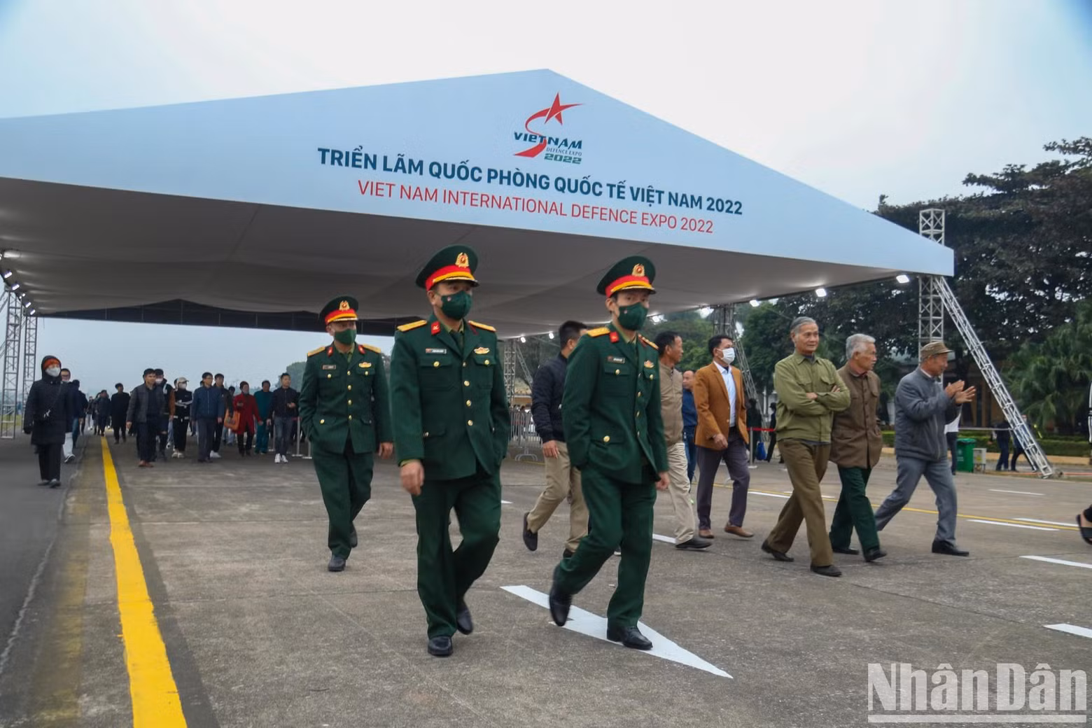 At 2pm on December 9, the Vietnam International Defence Expo 2022 officially welcomed people and tourists to visit. At 2pm on December 9, the Vietnam International Defence Expo 2022 officially welcomed people and tourists to visit.