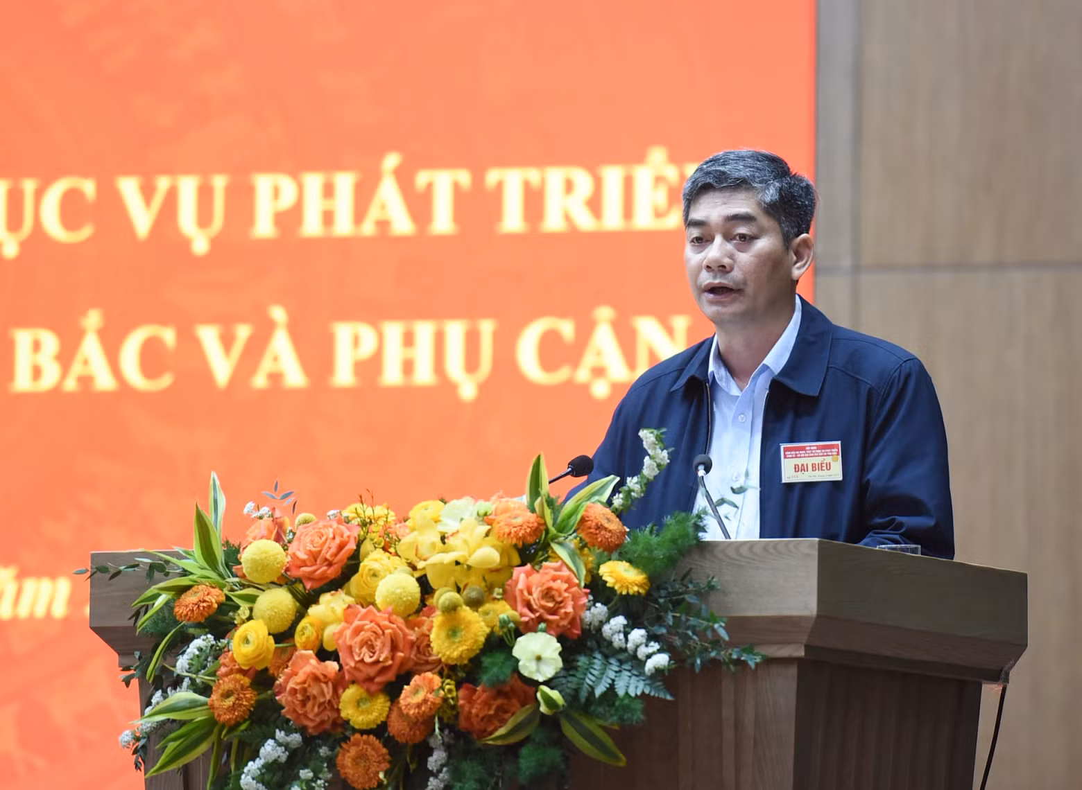 Deputy Minister of Ethnic and Religious Affairs Y Vinh Tor speaks at the conference.