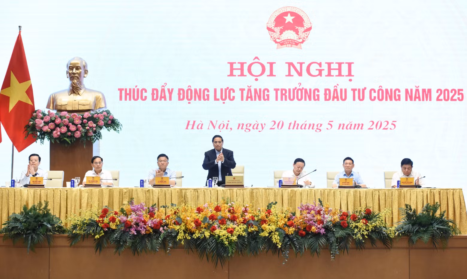 PM Pham Minh Chinh and Deputy PMs at the conference. (Photo: NDO)