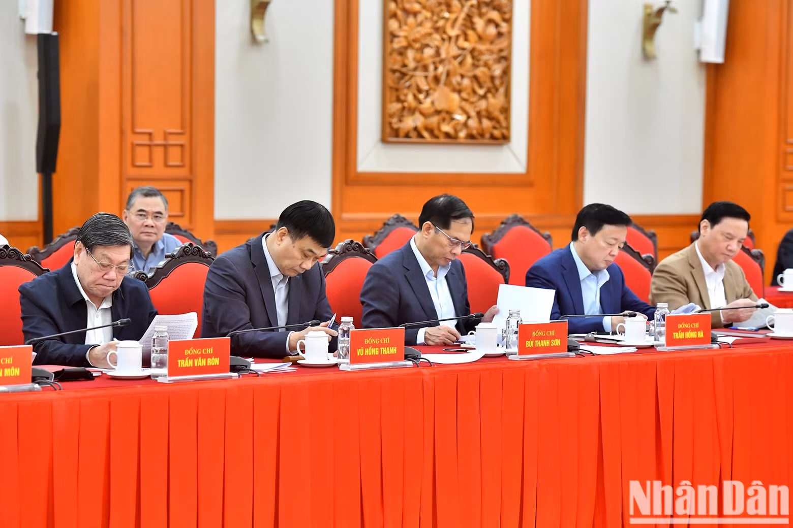 Members of the sub-committee attend the meeting.