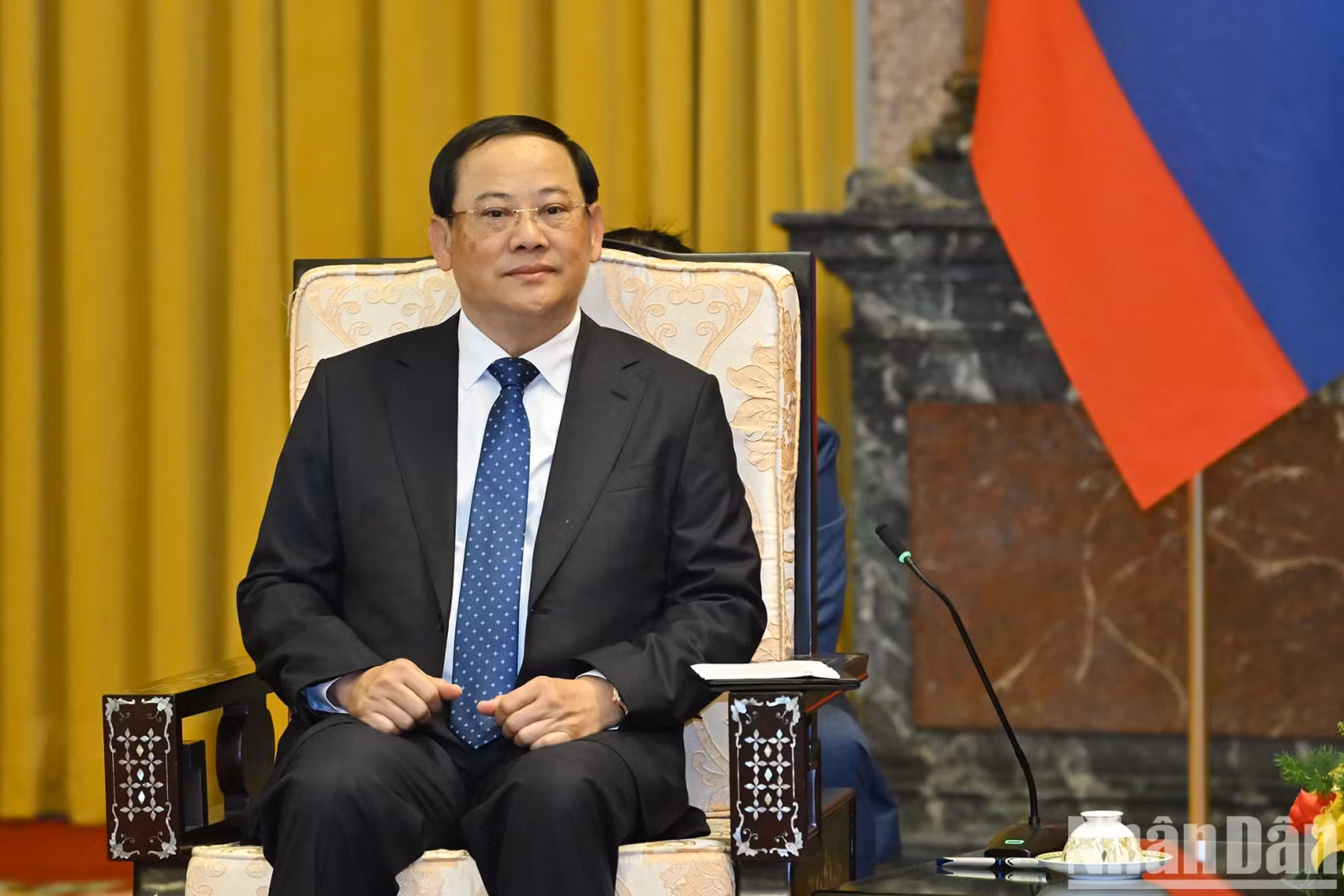 Lao Prime Minister Sonexay Siphandone speaks at the reception.