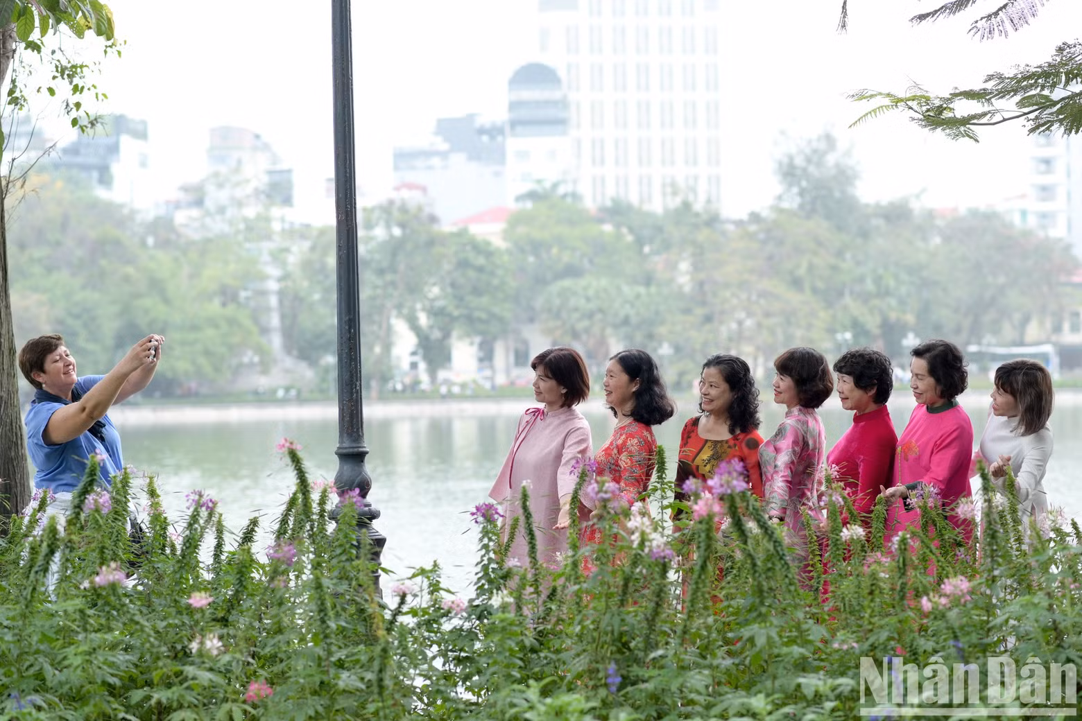 Ao Dai always captures the attention of many visitors.
