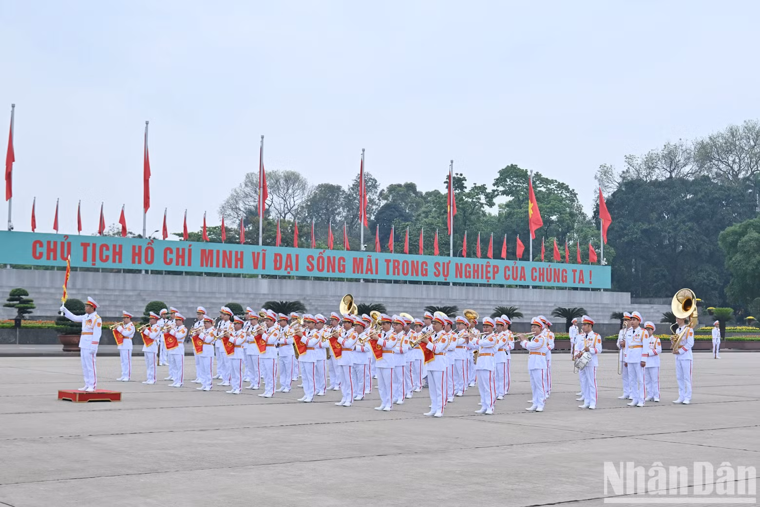 The military band performs ceremonial rites at Ba Dinh Square. The military band performs ceremonial rites at Ba Dinh Square.