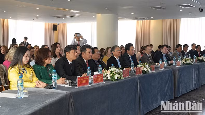 Delegates watch a video clip about Khanh Hoa tourism. (Photo: XUAN HUNG) Delegates watch a video clip about Khanh Hoa tourism. (Photo: XUAN HUNG)