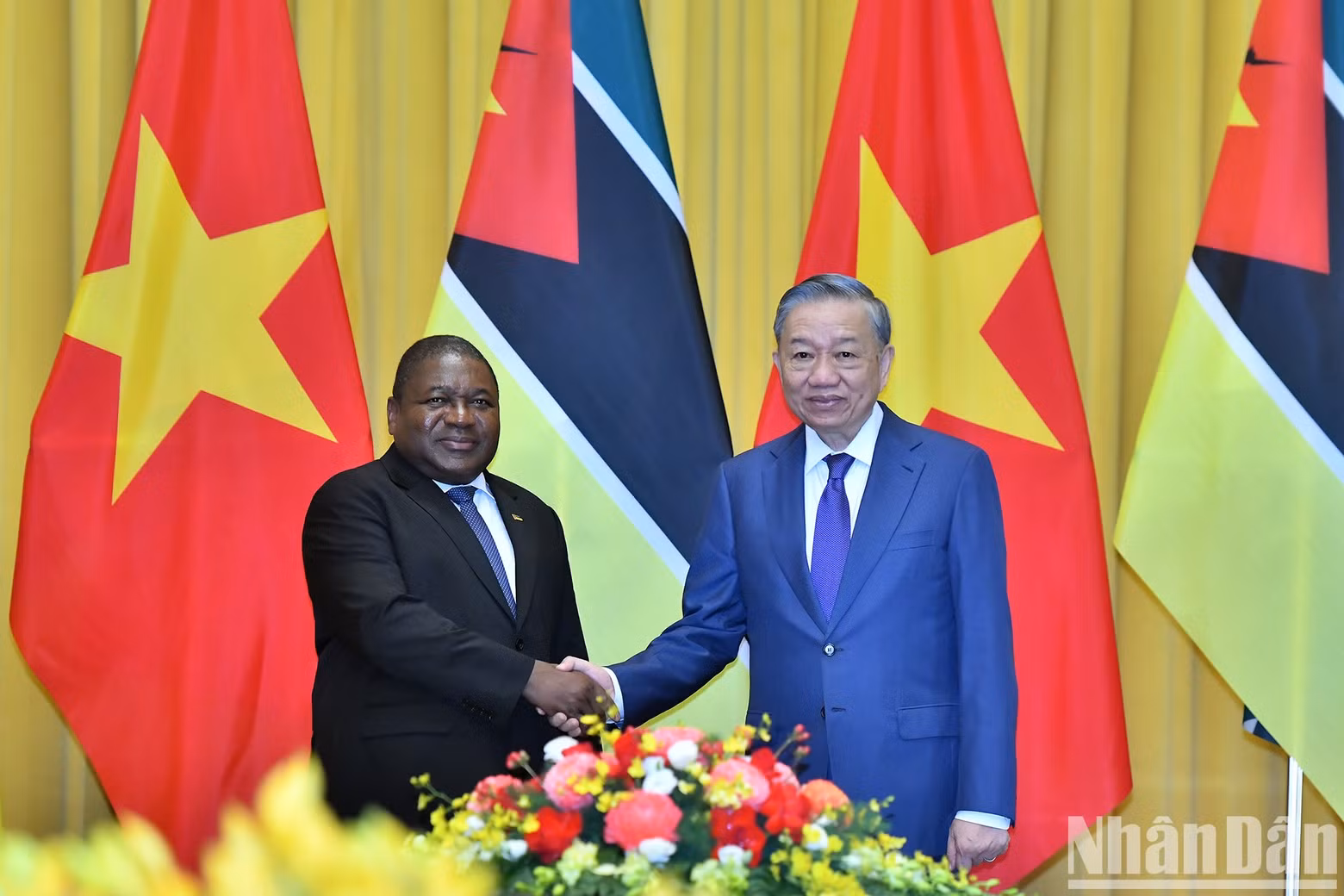 General Secretary and President To Lam and Mozambican President Filipe Jacinto Nyusi at the talks.