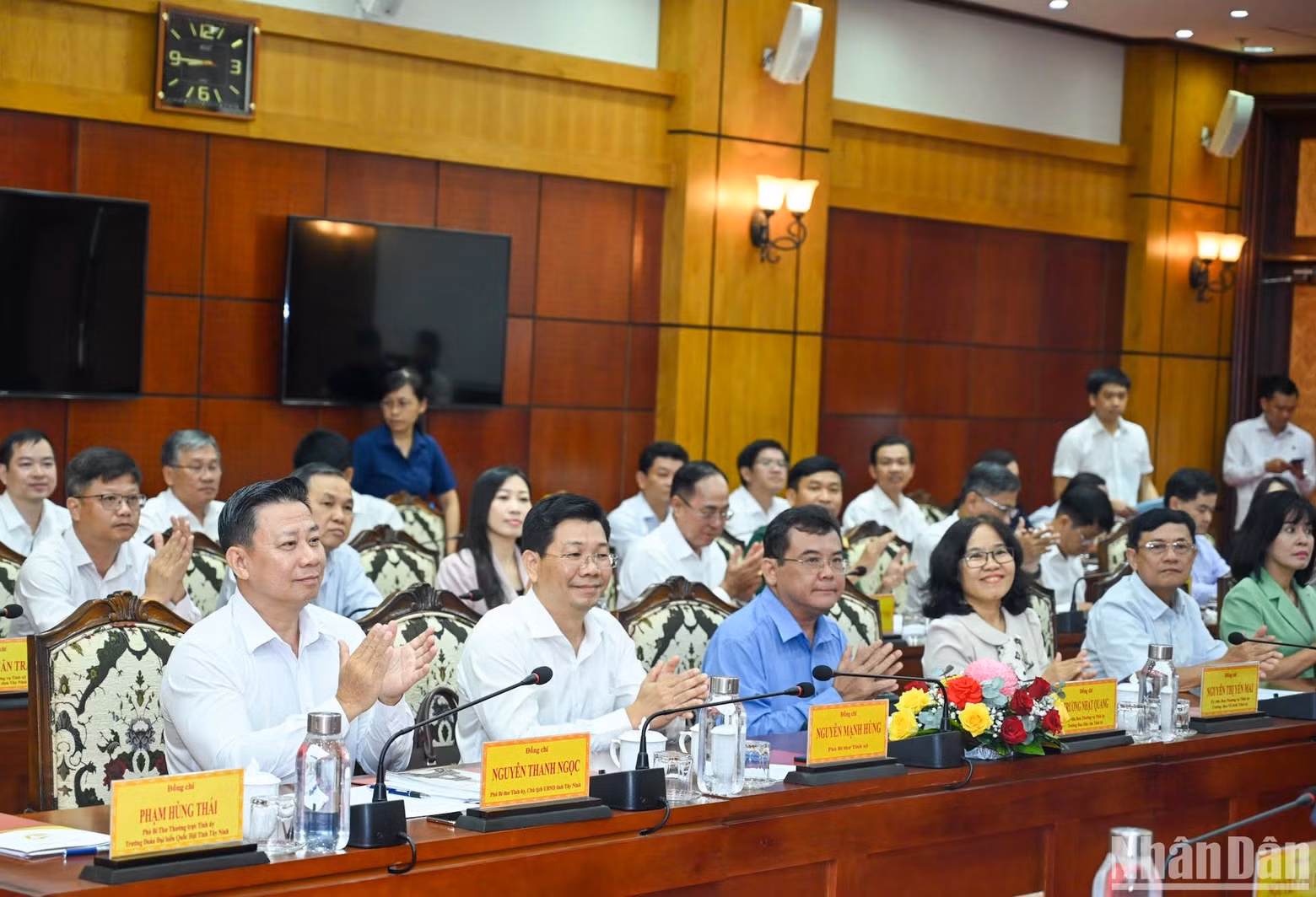 Members of the Tay Ninh Party Committee. Members of the Tay Ninh Party Committee.