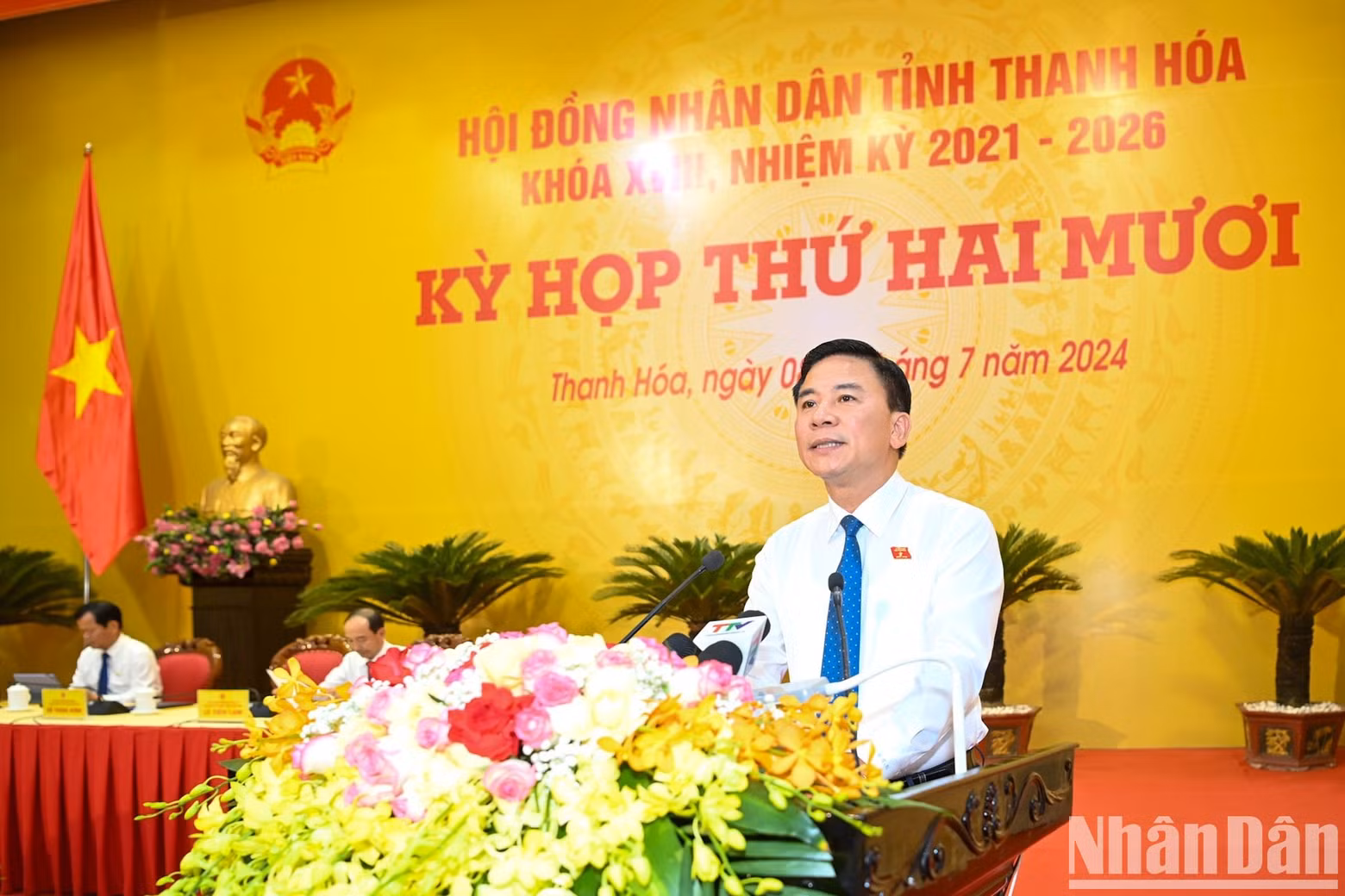 Thanh Hoa Party Secretary and People’s Council Chairman Do Trong Hung speaks at the opening session.