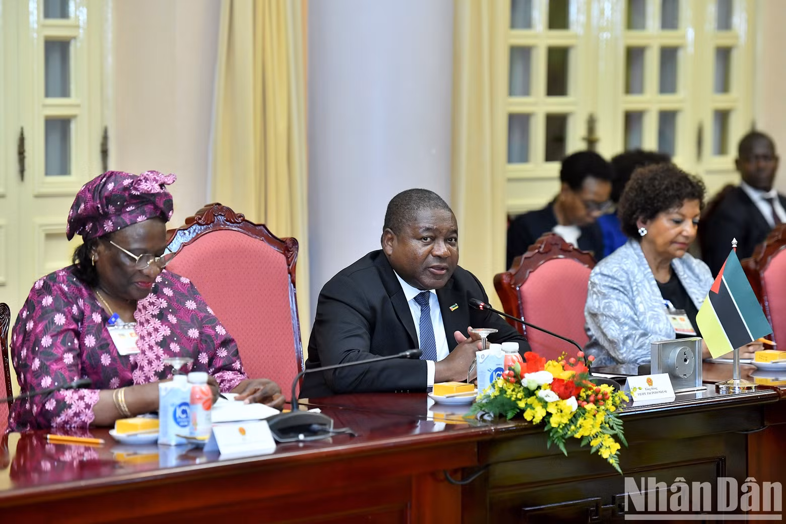 Mozambican President Filipe Jacinto Nyusi speaks at the talks.