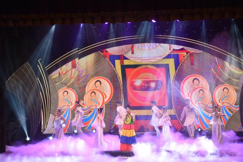 An art performance at the event (Photo: VNA)