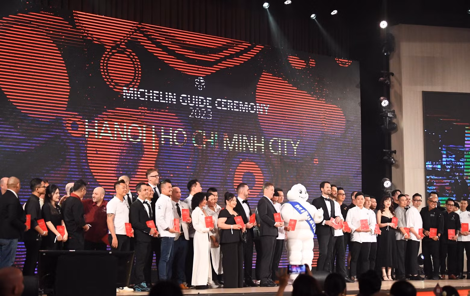 Honouring restaurants at the ceremony