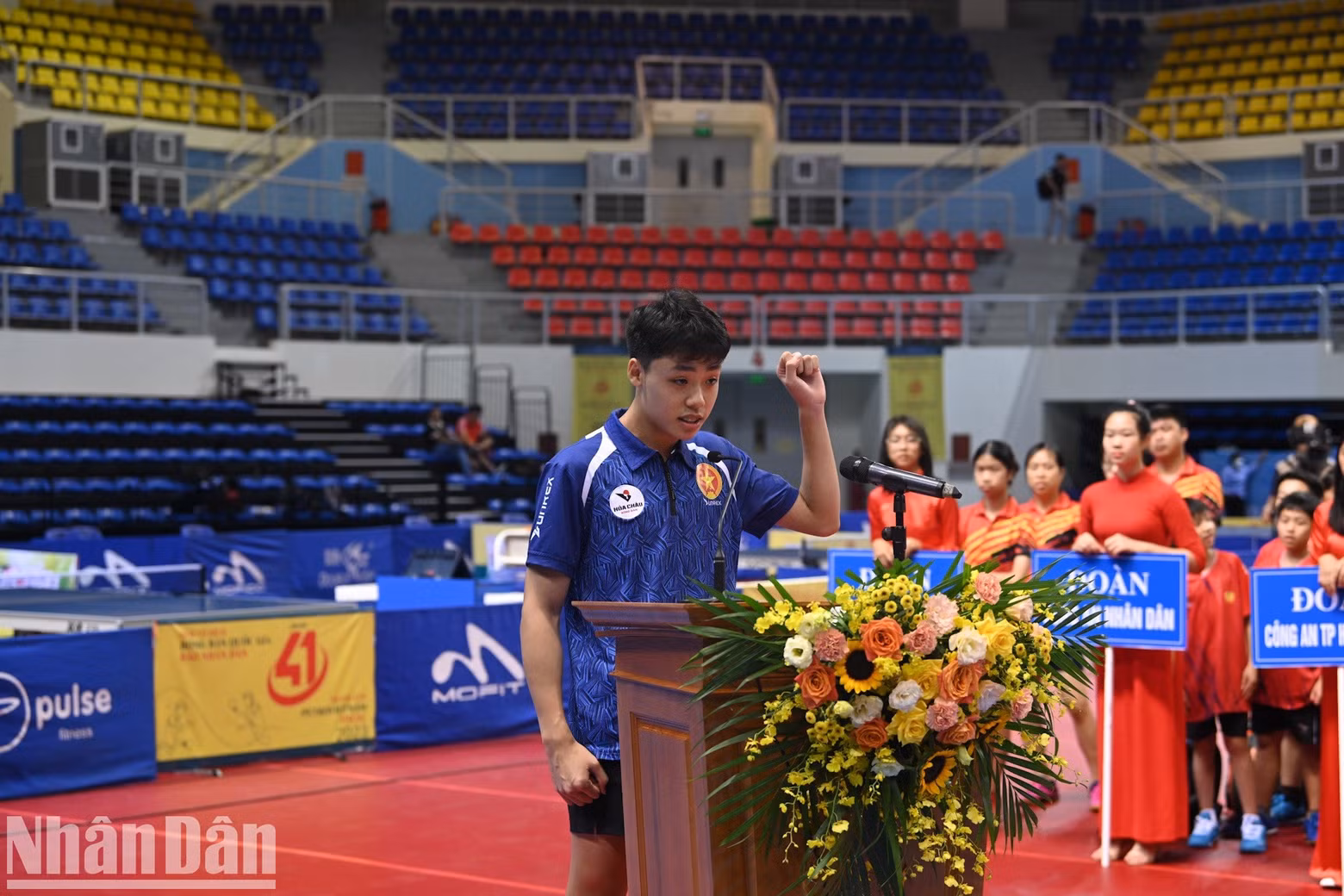 Athlete Nguyen Hoang Lam, on behalf of all the other competitors, takes the oath at the opening ceremony, committing to respect the rules and take part in the competitions in a spirit of fair play. Athlete Nguyen Hoang Lam, on behalf of all the other competitors, takes the oath at the opening ceremony, committing to respect the rules and take part in the competitions in a spirit of fair play.