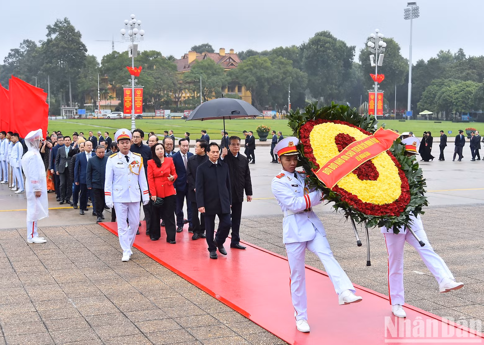 Delegation of foreign ministry and chiefs of Vietnamese representative agencies abroad pay homage to President Ho Chi Minh. Delegation of foreign ministry and chiefs of Vietnamese representative agencies abroad pay homage to President Ho Chi Minh.