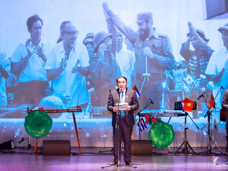 Vietnamese Minister of Culture, Sports and Tourism Nguyen Van Hung speaking at the programme.