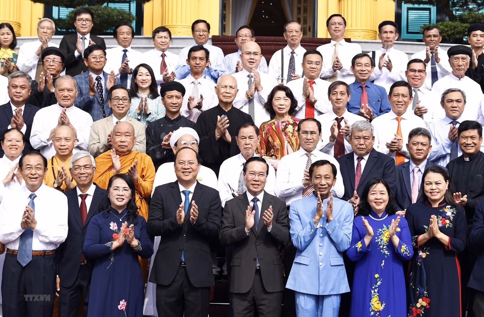 President Vo Van Thuong and delegates at the event. President Vo Van Thuong and delegates at the event.