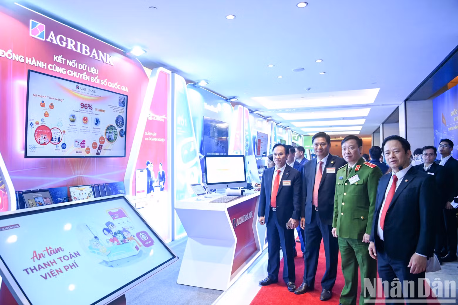 Delegates visit the Agribank exhibition booth.