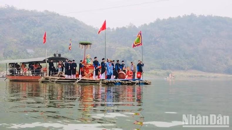 The procession of the Mother Goddess across the Red River The procession of the Mother Goddess across the Red River