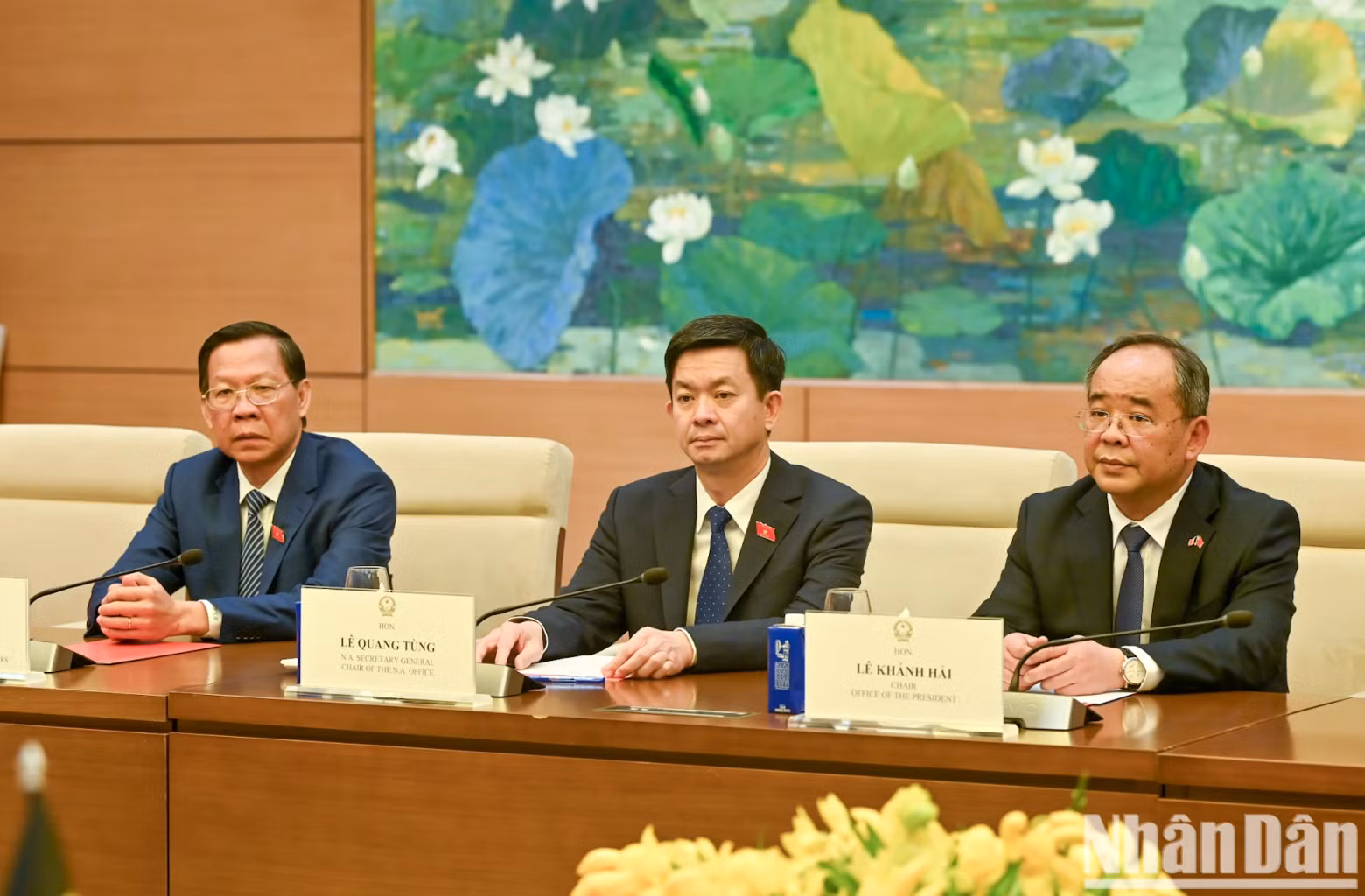 Vietnamese National Assembly delegates attending the meeting.